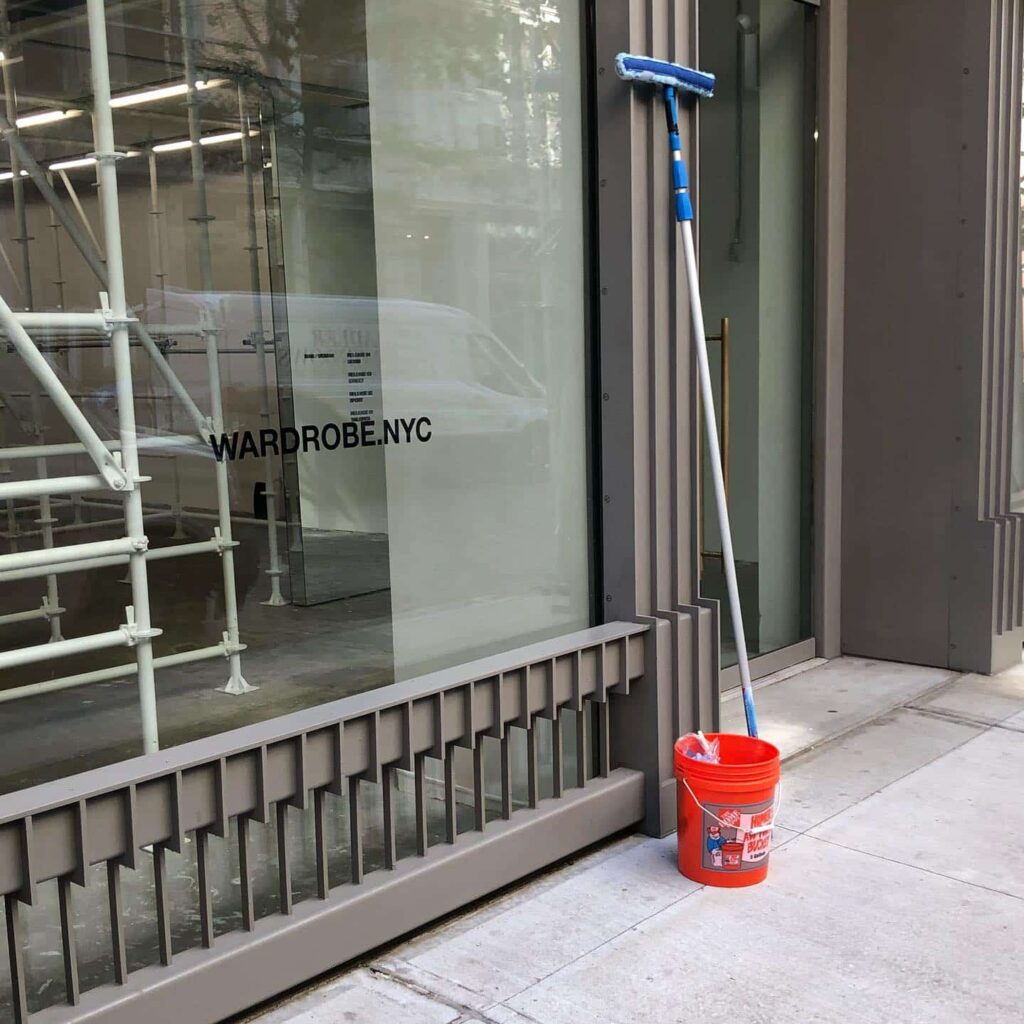 Post construction cleaning service nyc - window cleaning