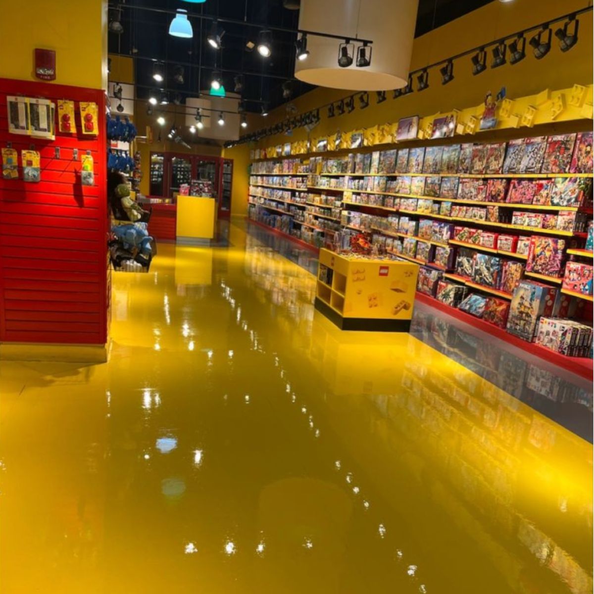 Vinyl floor cleaning in Manhattan tourist attractions