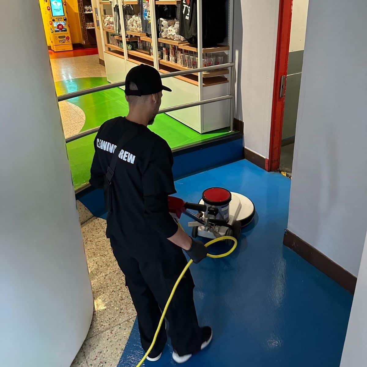 Professional cleaning of vinyl floor