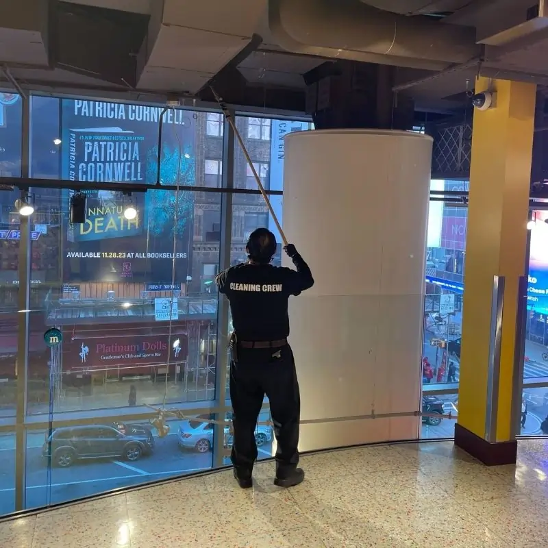 High-dusting ceilings in Manhattan tourist attraction