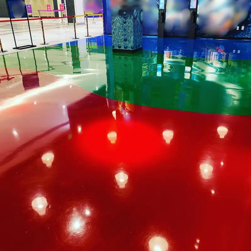 After picture - Vinyl floor cleaning with auto scrubber at high-foot traffic tourist attraction in New Jersey